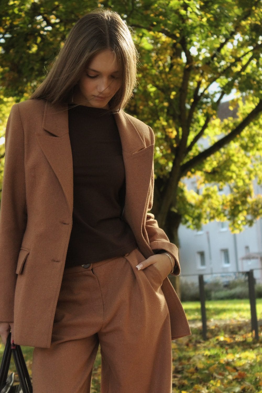 zhaket-zhinochij-april-pritalenyj-z-tvidu-5