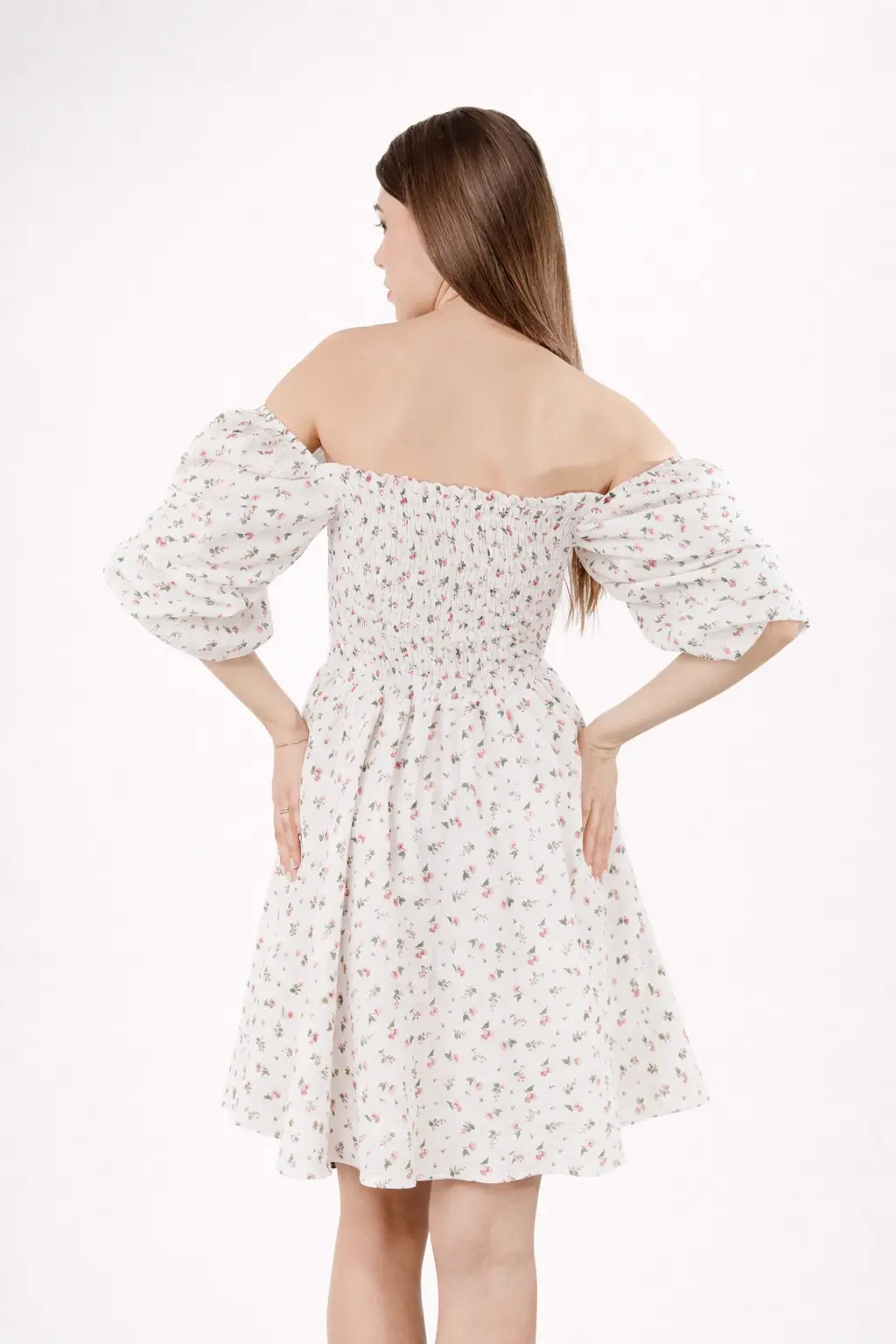 Літня сукня April з відкритими плечима та еластичним ліфом - 6 Літня сукня April з відкритими плечима та еластичним ліфом - Зображення 6